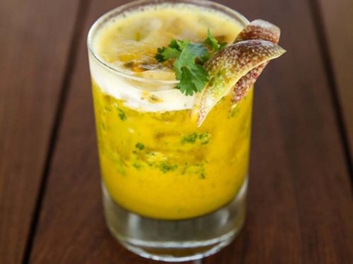 Caipirinha de maracuyá